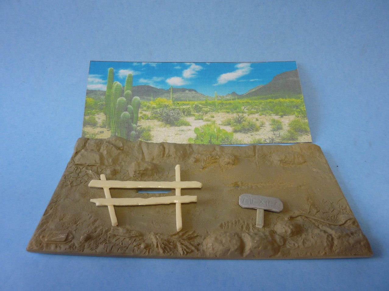 Desert Scene Diorama Kit (D-601)