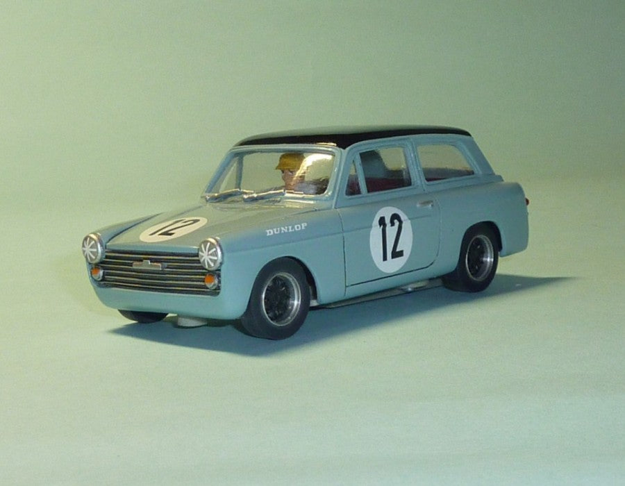 オースティン A40 (SAL-151)