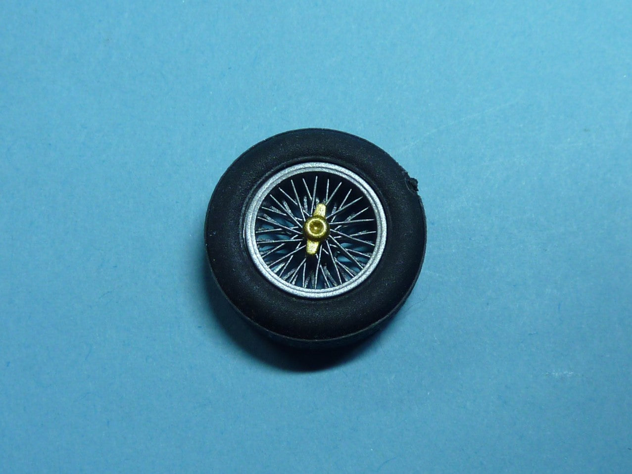 16" Wire Wheels, with 2 Eared Knockoff (Set of 4)