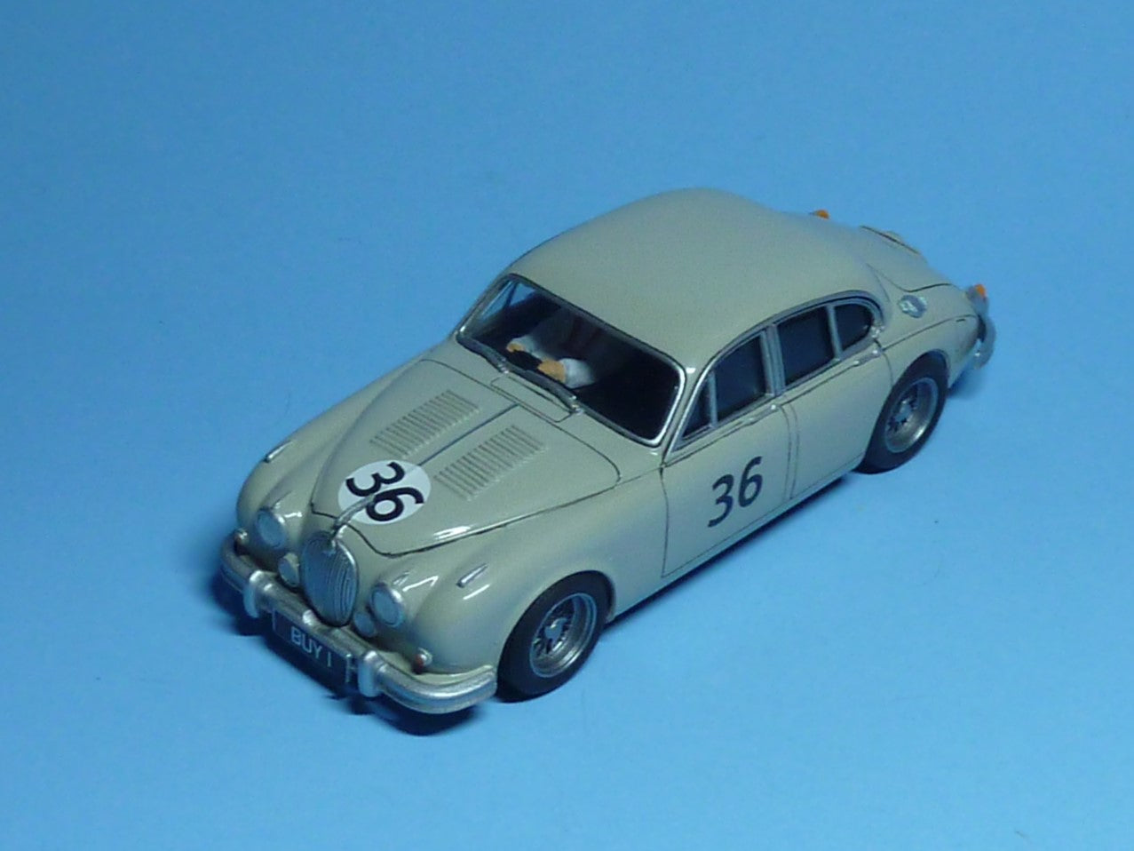 Jaguar Mk. II: Coombes (SAL-702)