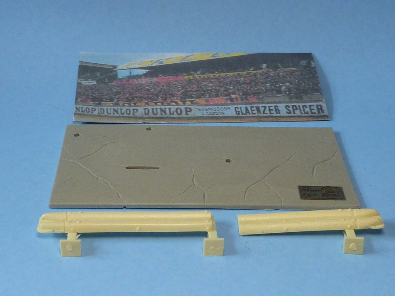 Grand Stand Scene with Armco Barrier Diorama Kit (D-301)