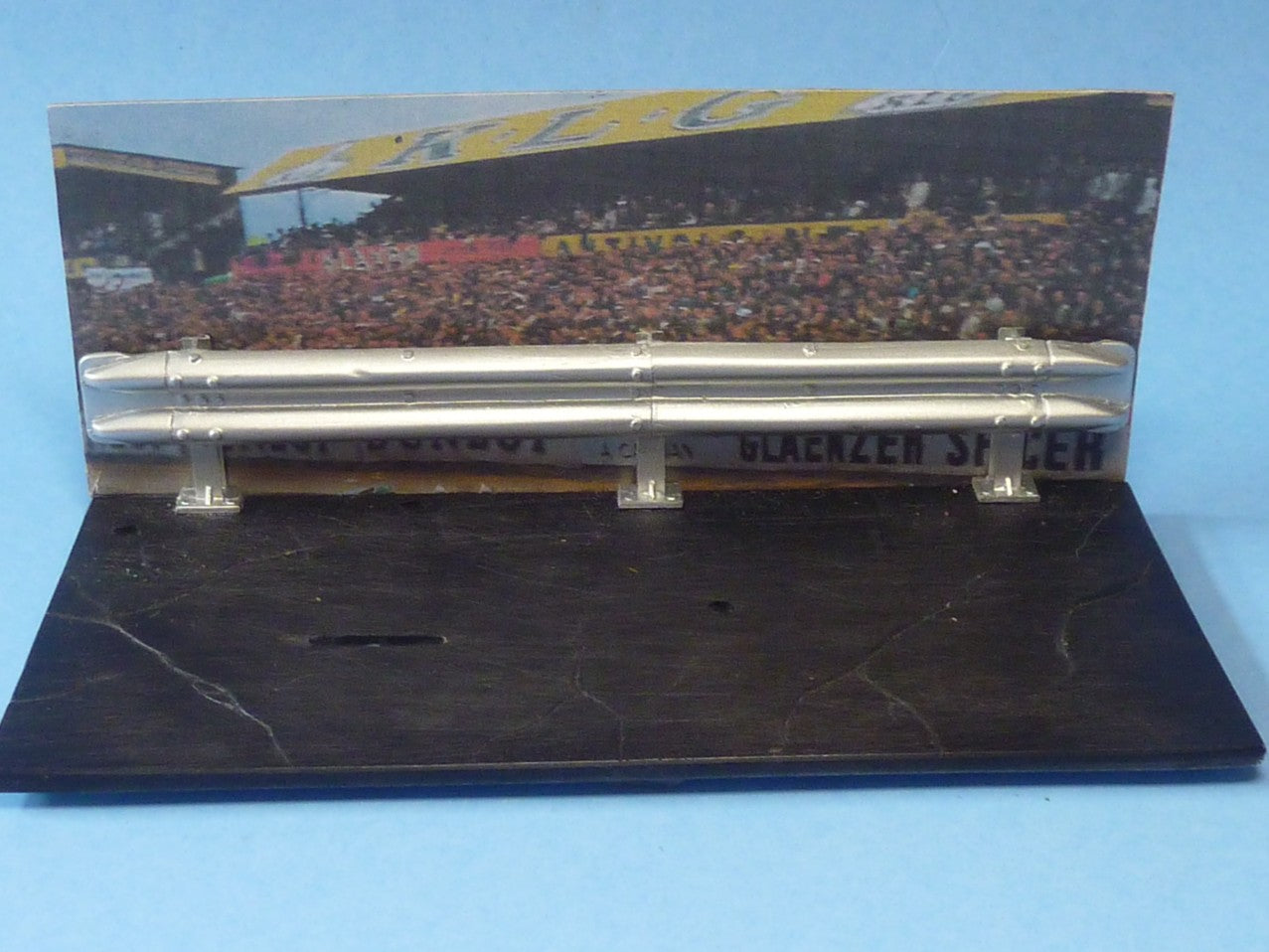 Grand Stand Scene with Armco Barrier Diorama Kit (D-301)