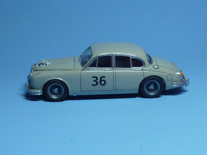 Jaguar Mk. II: Coombes (SAL-702)