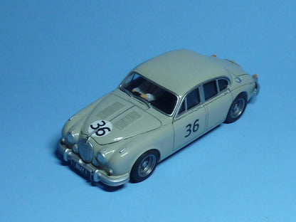Jaguar Mk. II: Coombes (SAL-702)